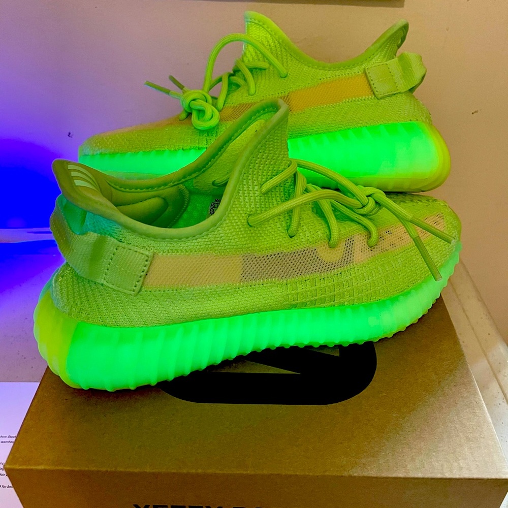 Yeezy Boost 350 V2 Glow